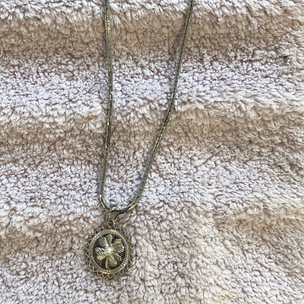 Silver clover pearl Pendant Necklace